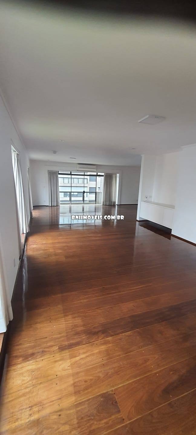 Apartamento, 3 quartos, 245 m² - Foto 1