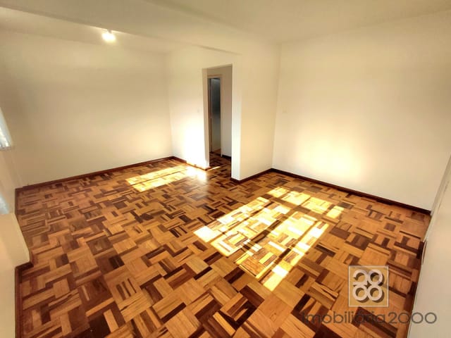 Apartamento 2 quartos e 1 banheiro, para alugar, no bairro Seminário em Curitiba