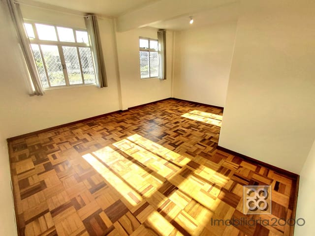 Apartamento 2 quartos e 1 banheiro, para alugar, no bairro Seminário em Curitiba