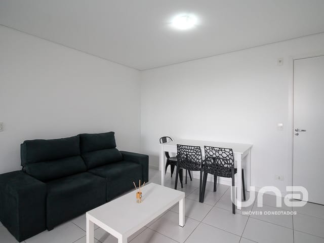 Apartamento 1 quarto e 1 banheiro, para alugar, no bairro Centro Cívico em Curitiba