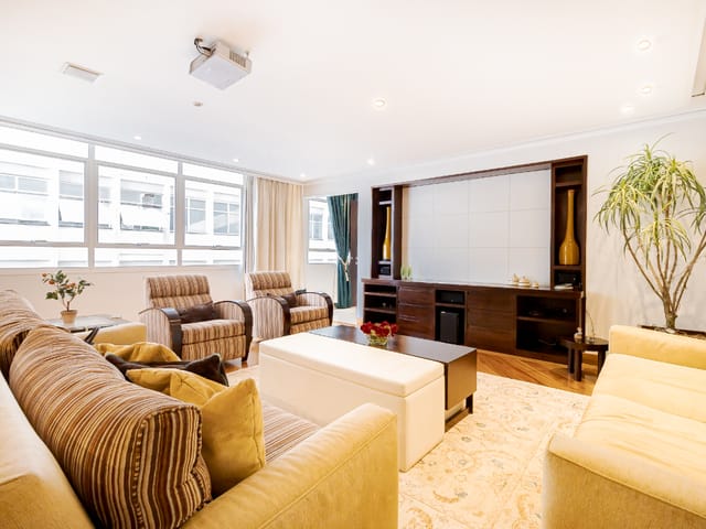 Foto do Apartamento - Apartamento tipo para venda em Higienópolis com 4 quartos, sendo 2 suítes, 200m² | Lares e Andares Imóveis