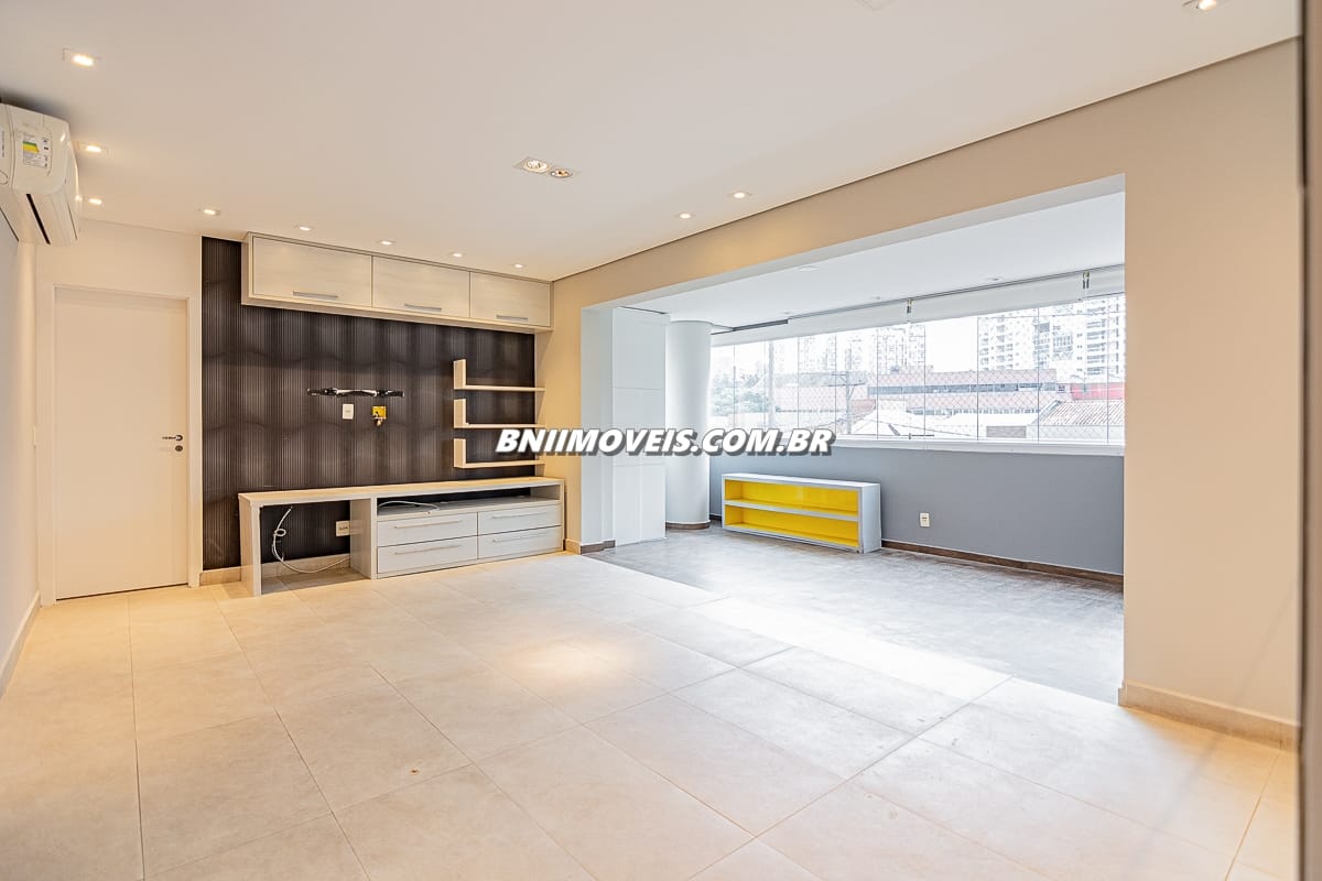 Apartamento para alugar com 4 quartos, 130m² - Foto 2