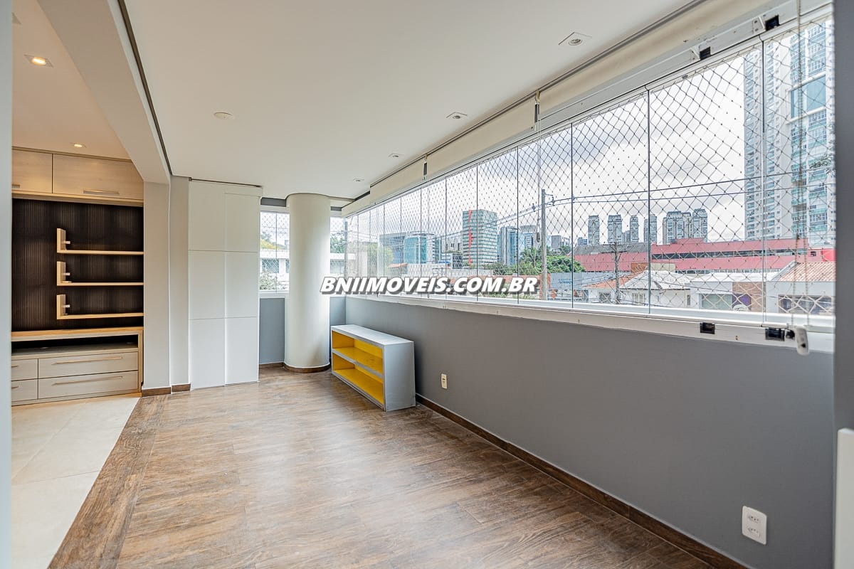 Apartamento para alugar com 4 quartos, 130m² - Foto 1