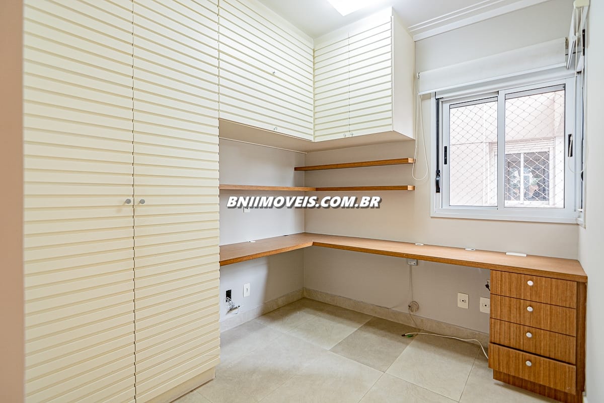 Apartamento para alugar com 4 quartos, 130m² - Foto 13