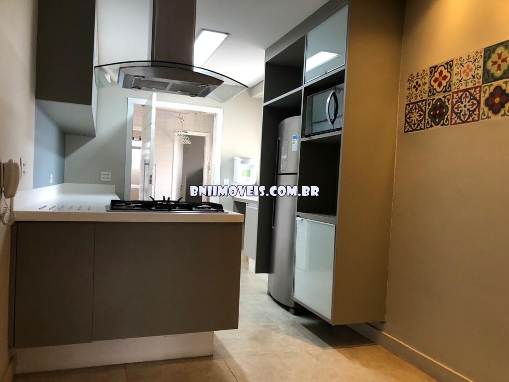 Apartamento para alugar com 3 quartos, 150m² - Foto 13