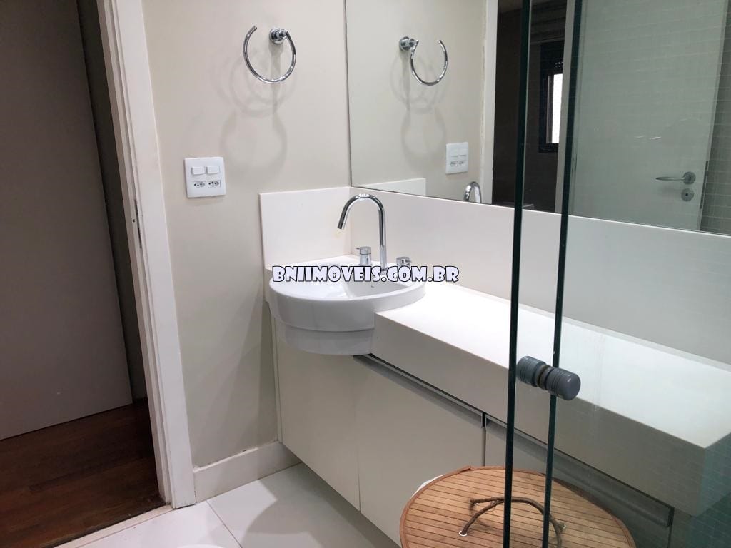 Apartamento para alugar com 3 quartos, 150m² - Foto 30