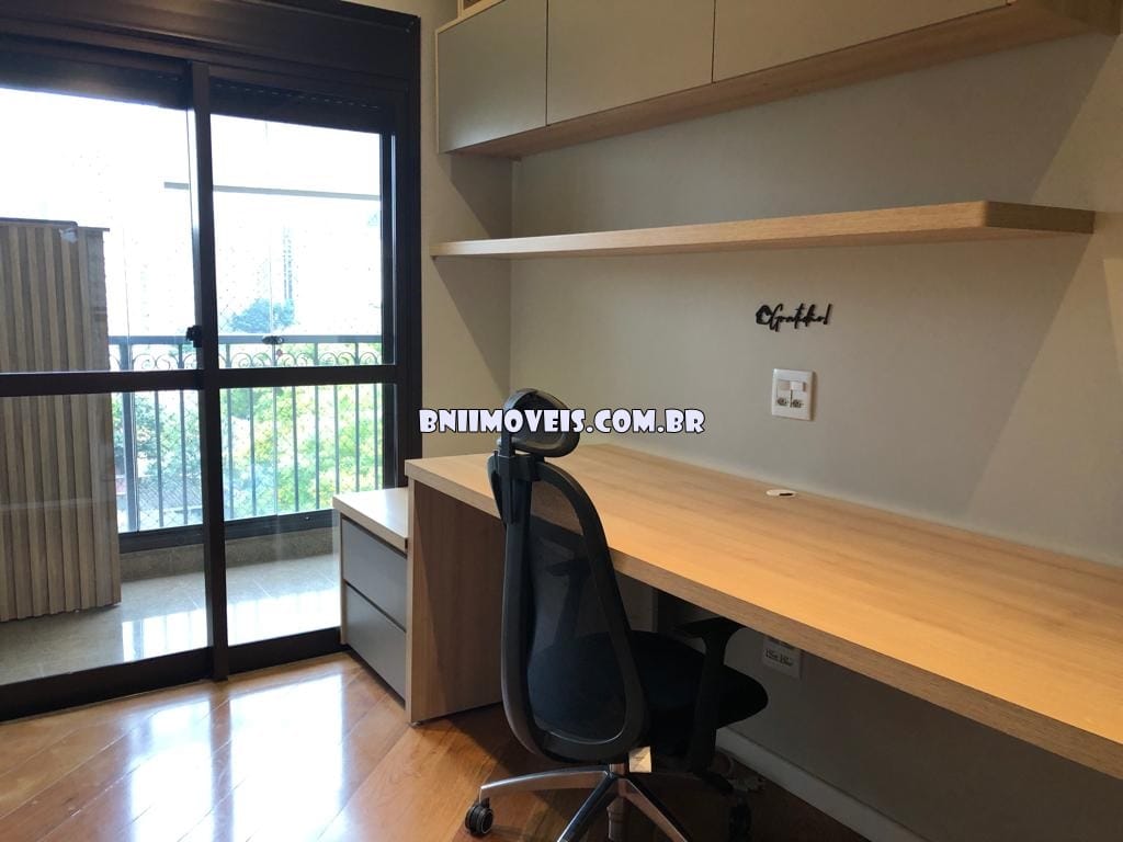 Apartamento para alugar com 3 quartos, 150m² - Foto 23