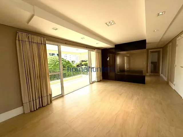 Apartamento com 163m² 3 quartos e 5 banheiros, para alugar, no bairro Cambuí em Campinas