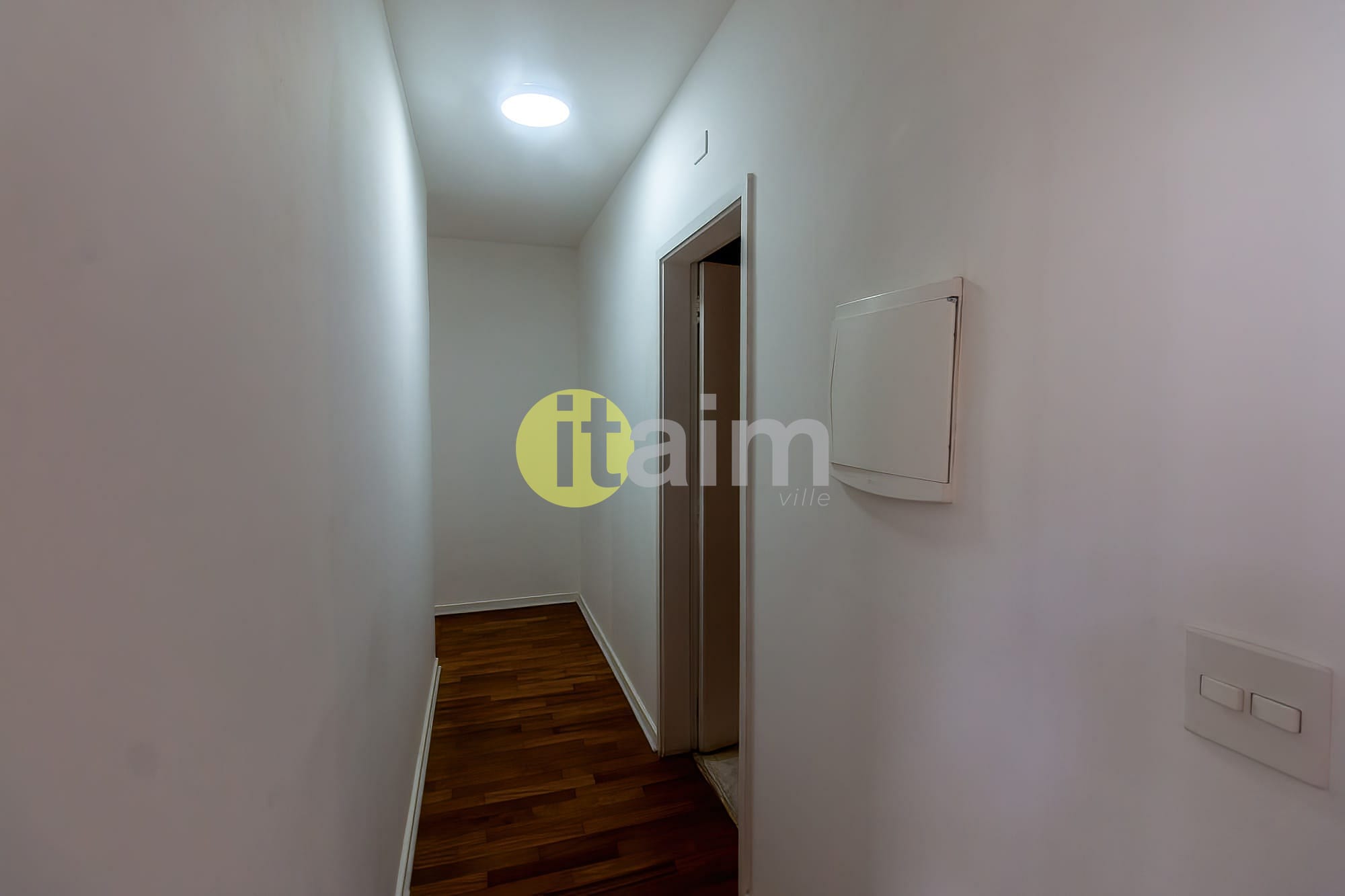 Apartamento para alugar com 3 quartos, 168m² - Foto 11