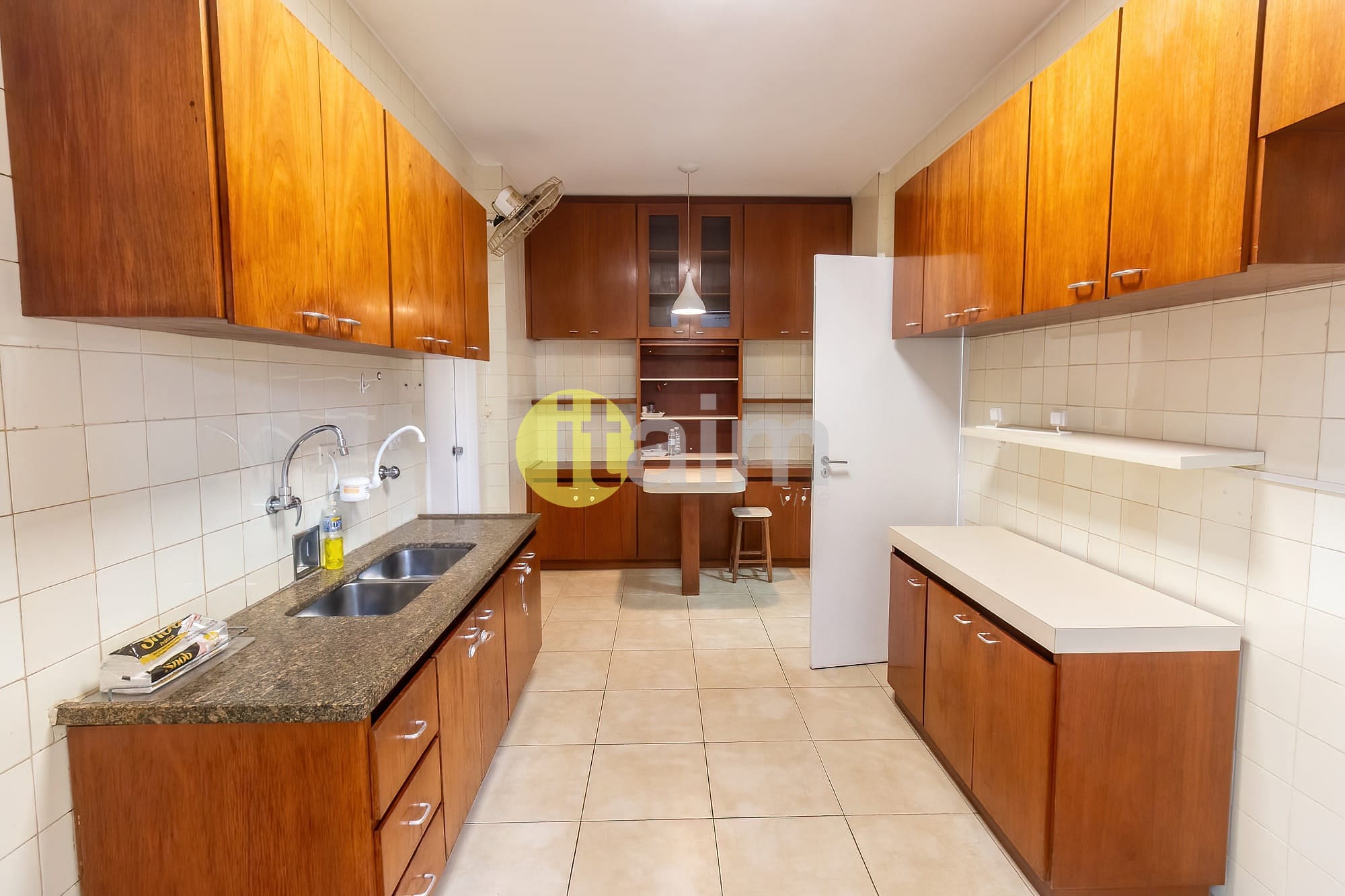 Apartamento para alugar com 3 quartos, 168m² - Foto 17