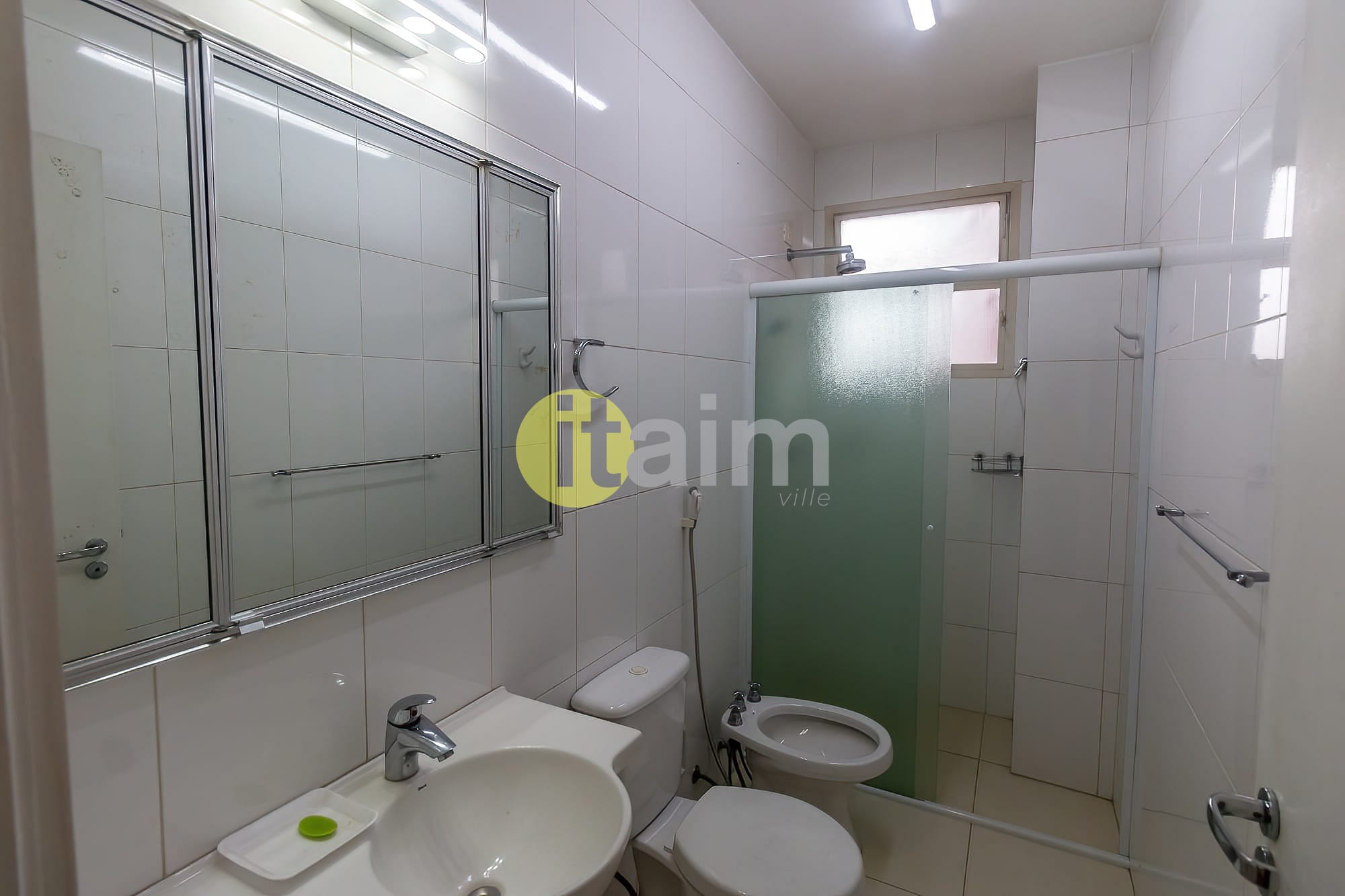 Apartamento para alugar com 3 quartos, 168m² - Foto 25
