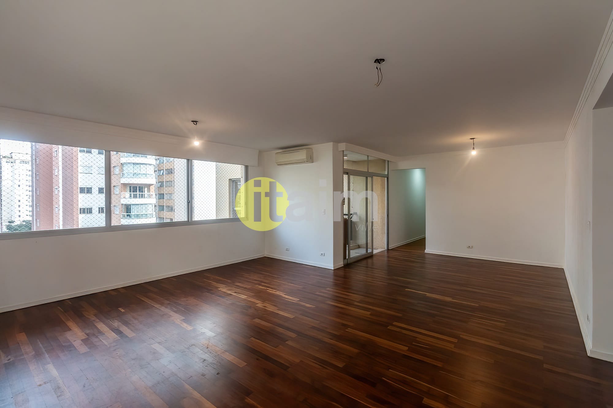 Apartamento para alugar com 3 quartos, 168m² - Foto 1