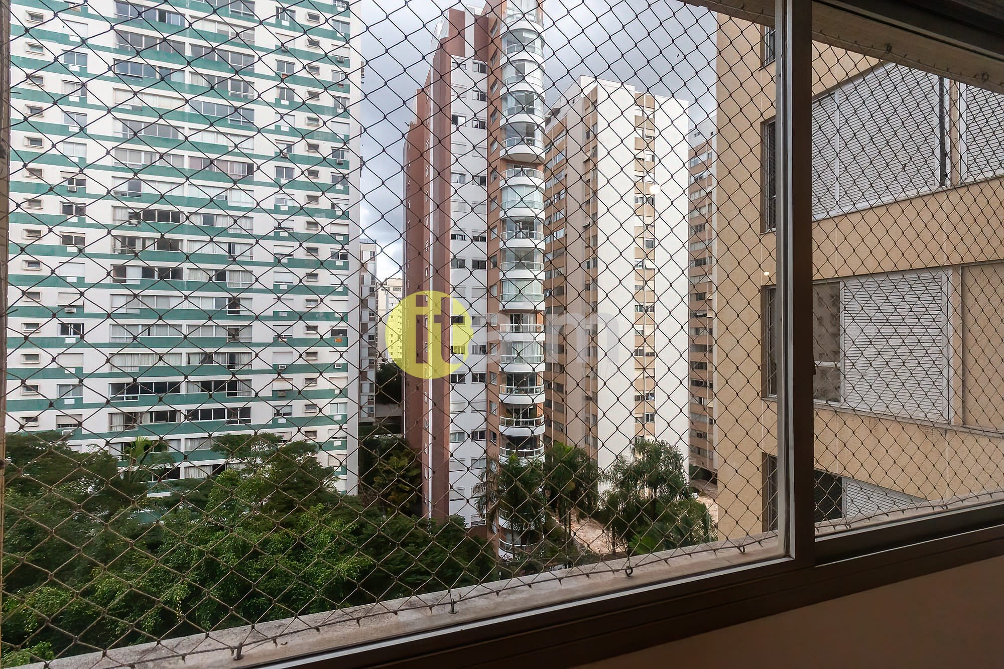 Apartamento para alugar com 3 quartos, 168m² - Foto 6