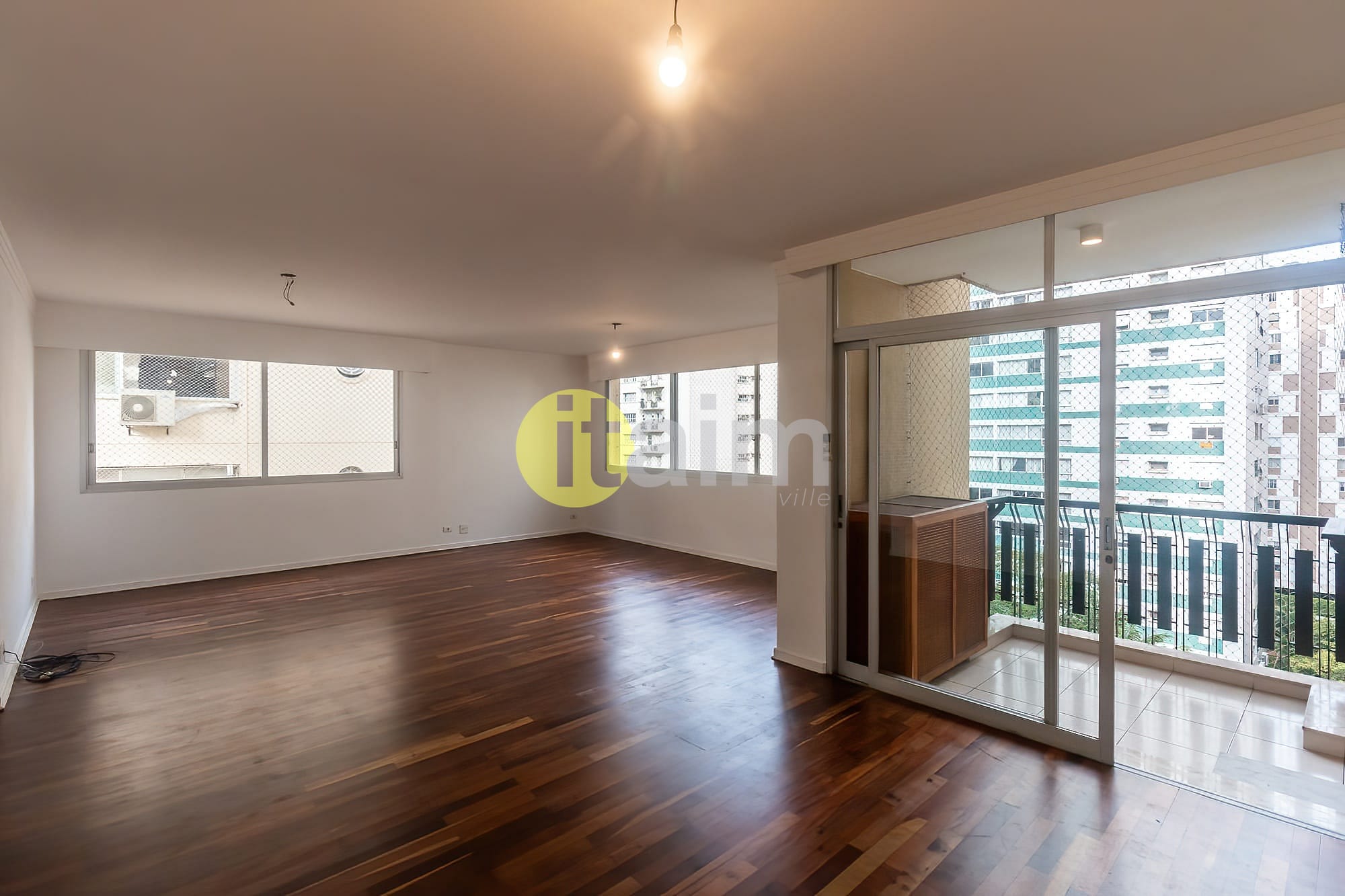 Apartamento para alugar com 3 quartos, 168m² - Foto 9
