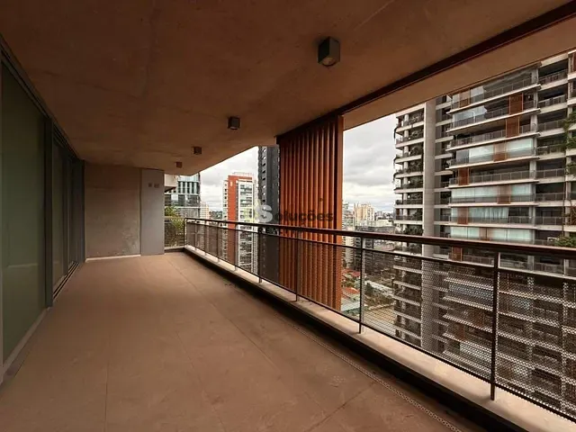 Apartamento 3 quartos e 5 banheiros, à venda, no bairro Jardim das Acácias em São Paulo