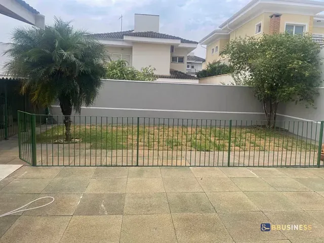 Casa 4 quartos e 4 banheiros, para alugar, no bairro Swiss Park em Campinas