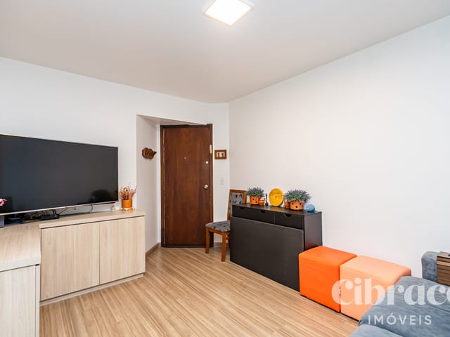 Apartamento 2 quartos e 2 banheiros, à venda, no bairro Cabral em Curitiba