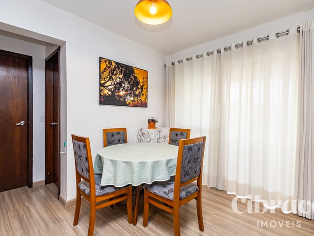 Apartamento 2 quartos e 2 banheiros, à venda, no bairro Cabral em Curitiba