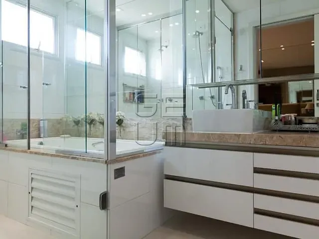 Apartamento com 190m² 3 quartos e 3 banheiros, à venda, no bairro Centro em Londrina