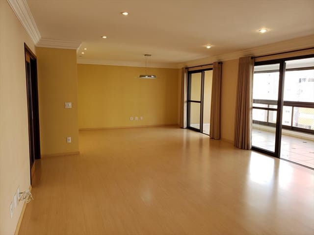 Apartamento com 325m² 3 quartos e 5 banheiros, à venda, no bairro Jardim do Lago em Londrina