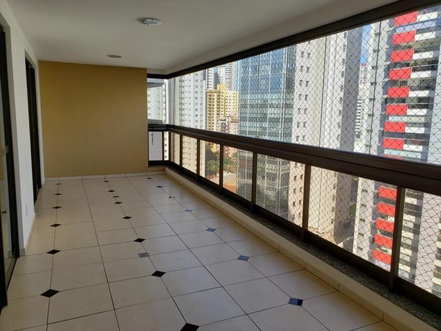 Apartamento com 325m² 3 quartos e 5 banheiros, à venda, no bairro Jardim do Lago em Londrina