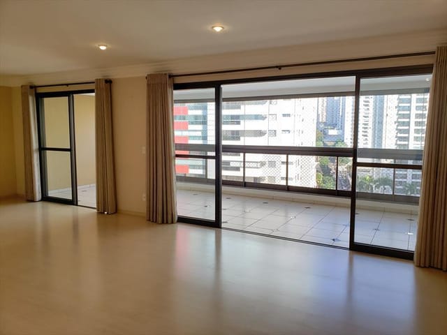 Apartamento com 325m² 3 quartos e 5 banheiros, à venda, no bairro Jardim do Lago em Londrina