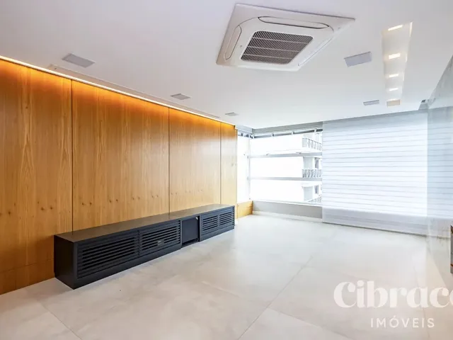Apartamento à venda, no bairro Água Verde em Curitiba
