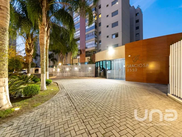 Apartamento 3 quartos e 5 banheiros, à venda, no bairro Hugo Lange em Curitiba