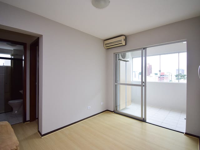 Apartamento 2 quartos e 2 banheiros, à venda, no bairro Cabral em Curitiba
