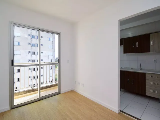 Apartamento 2 quartos e 1 banheiro, à venda, no bairro Pinheirinho em Curitiba