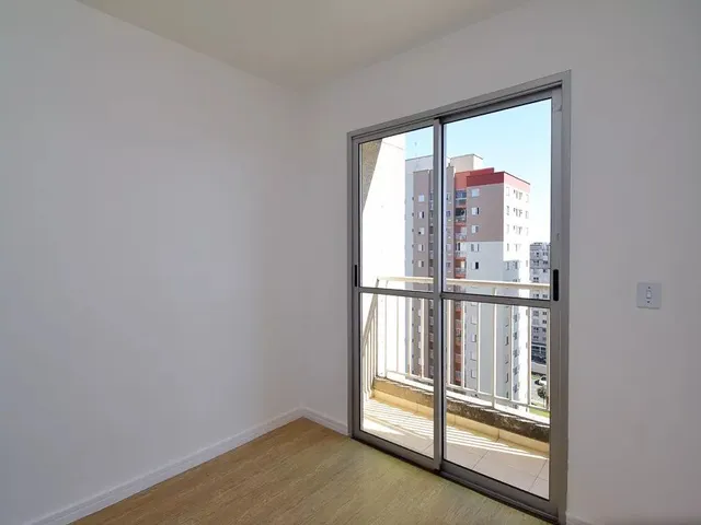 Apartamento 2 quartos e 1 banheiro, à venda, no bairro Pinheirinho em Curitiba