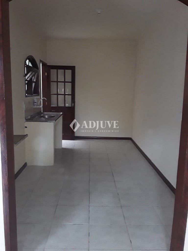 Apartamento à venda com 3 quartos, 180m² - Foto 4