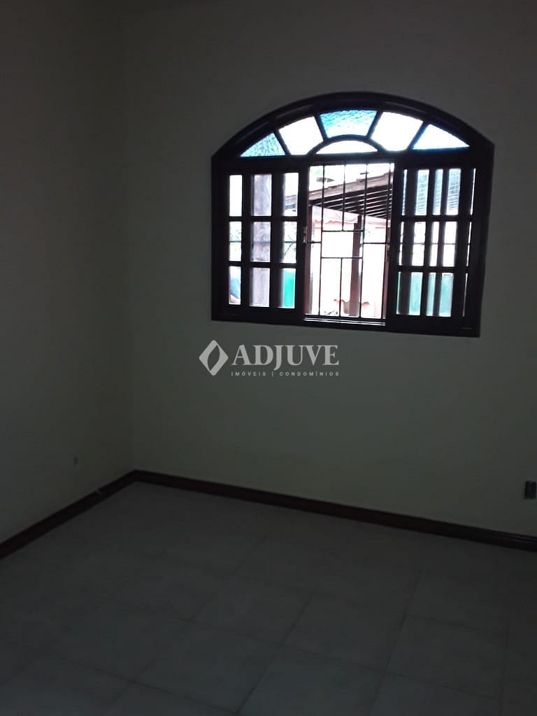 Apartamento à venda com 3 quartos, 180m² - Foto 2