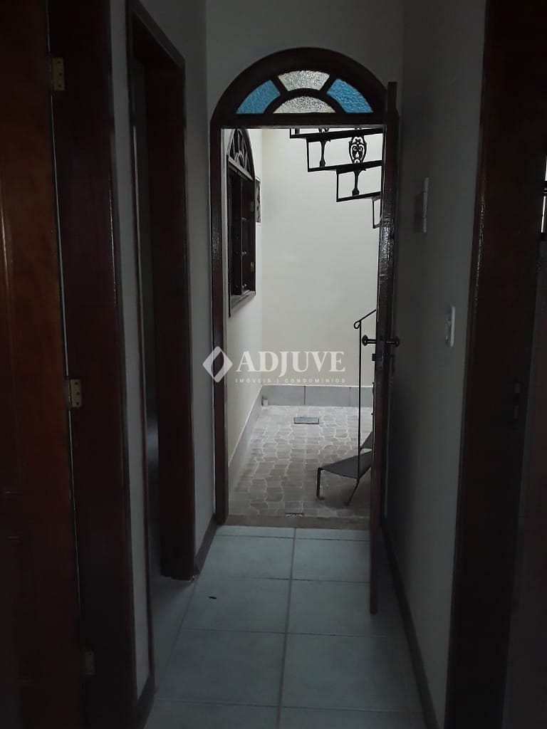 Apartamento à venda com 3 quartos, 180m² - Foto 5