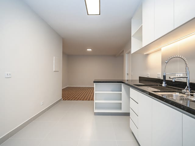 Apartamento 3 quartos e 3 banheiros, à venda, no bairro Centro em Curitiba