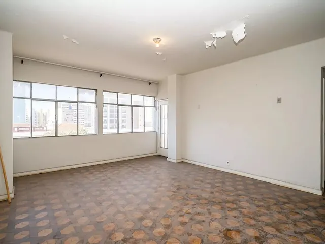 Apartamento 2 quartos e 2 banheiros, à venda, no bairro Centro em Curitiba