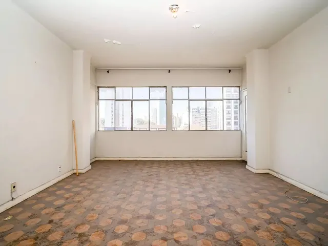 Apartamento 2 quartos e 2 banheiros, à venda, no bairro Centro em Curitiba