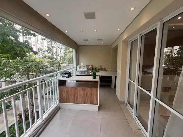Apartamento 3 quartos e 3 banheiros, à venda ou para alugar, no bairro Vila Andrade em São Paulo