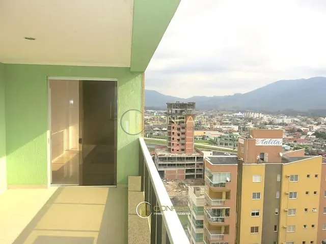 Apartamento com 223m² 4 quartos e 5 banheiros, à venda, no bairro Meia Praia em Itapema