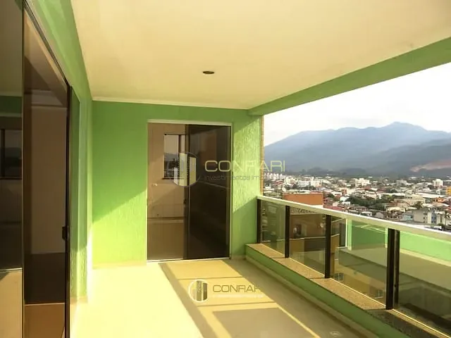 Apartamento com 223m² 4 quartos e 5 banheiros, à venda, no bairro Meia Praia em Itapema