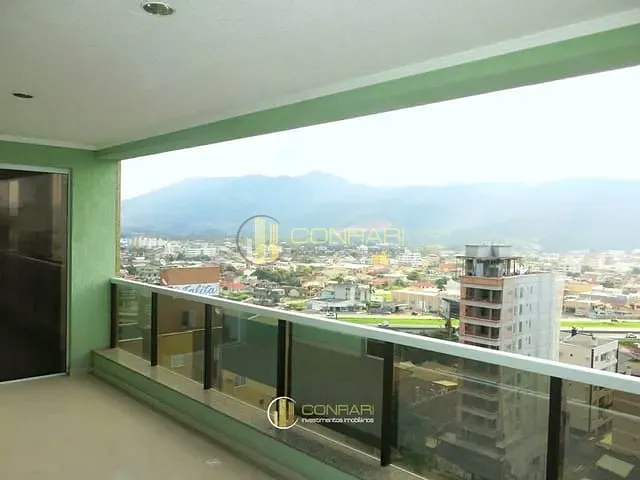 Apartamento com 223m² 4 quartos e 5 banheiros, à venda, no bairro Meia Praia em Itapema