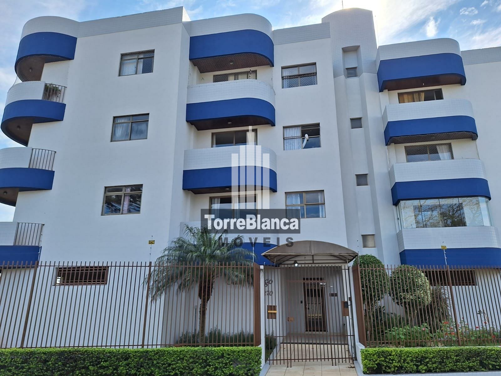 Apartamento à venda com 2 quartos, 65m² - Foto 1