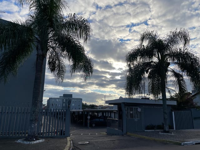 Apartamento 3 quartos e 1 banheiro, à venda, no bairro Novo Mundo em Curitiba