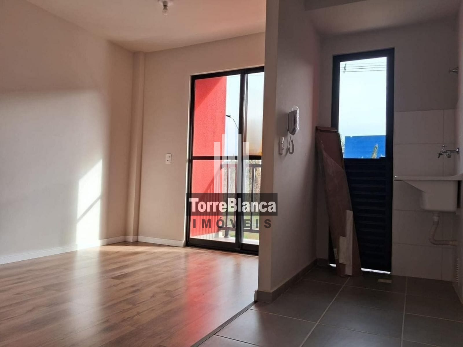 Apartamento à venda com 2 quartos, 42m² - Foto 2