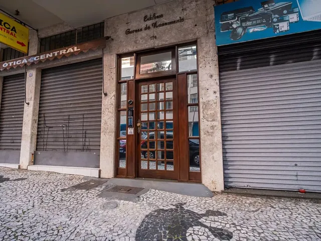 Apartamento 3 quartos e 2 banheiros, à venda, no bairro Centro em Curitiba