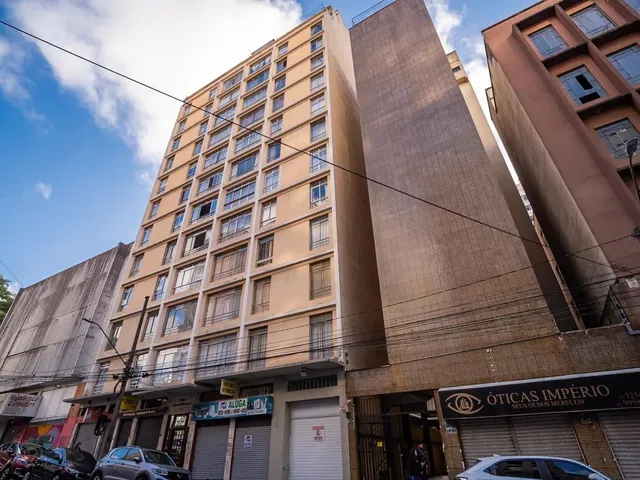 Apartamento 3 quartos e 2 banheiros, à venda, no bairro Centro em Curitiba
