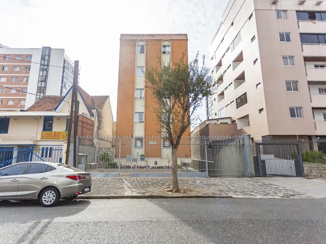 Apartamento 3 quartos e 2 banheiros, à venda, no bairro Rebouças em Curitiba