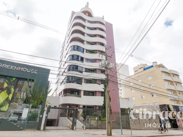 Apartamento 2 quartos e 2 banheiros, à venda, no bairro Batel em Curitiba