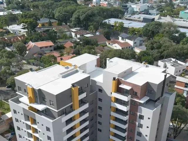 Apartamento 2 quartos e 2 banheiros, à venda, no bairro Água Verde em Curitiba