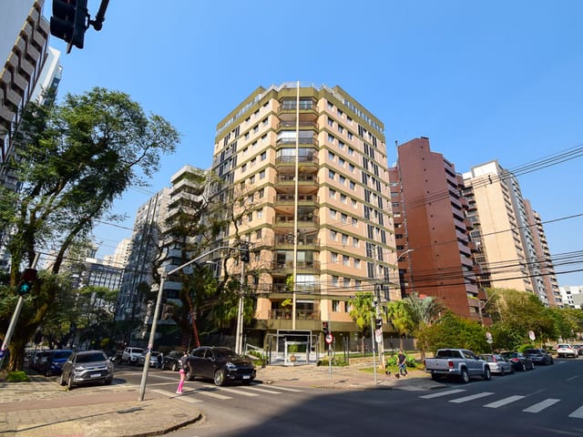 Apartamento 3 quartos e 4 banheiros, à venda, no bairro Batel em Curitiba